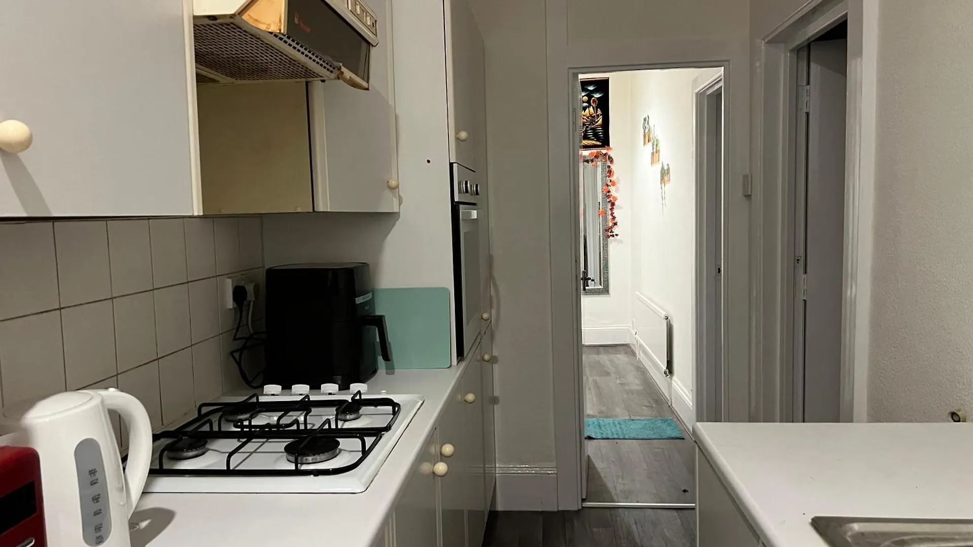 **Dream Home** Near Seaside Southend-on-Sea 0*,