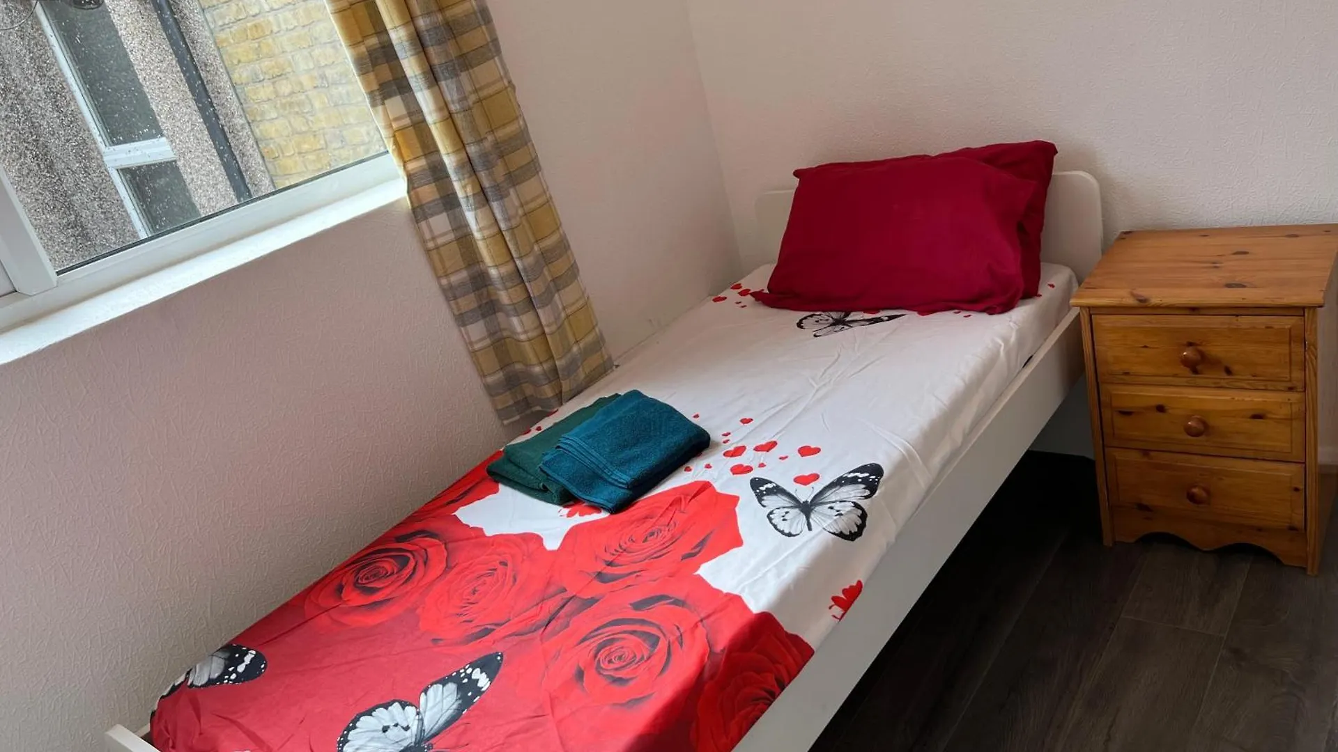 **Dream Home** Near Seaside Southend-on-Sea