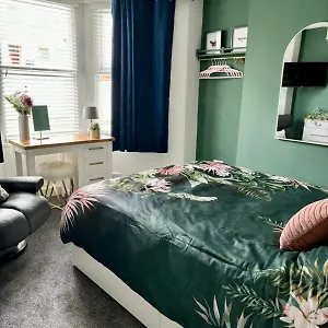 Stylish And Chic Seaside Southend-on-Sea